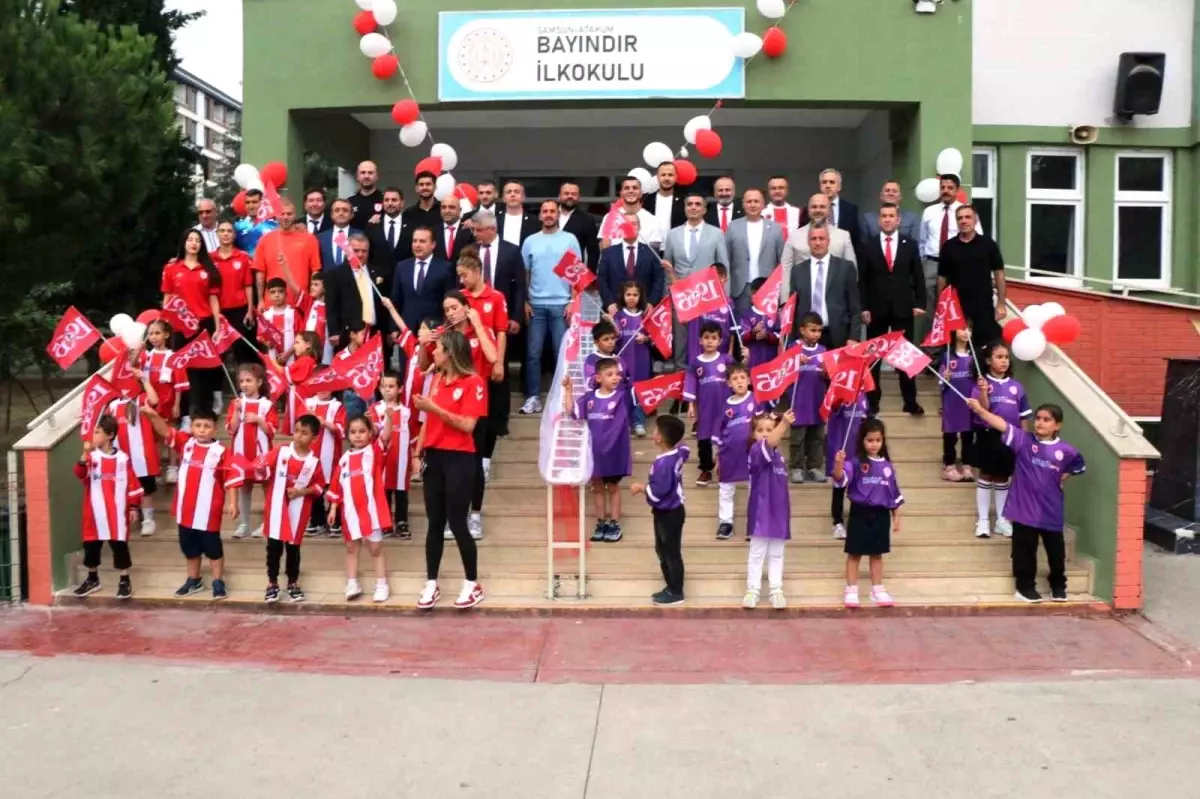 Samsunspor'dan 20 Bin Öğrenciye Hediye