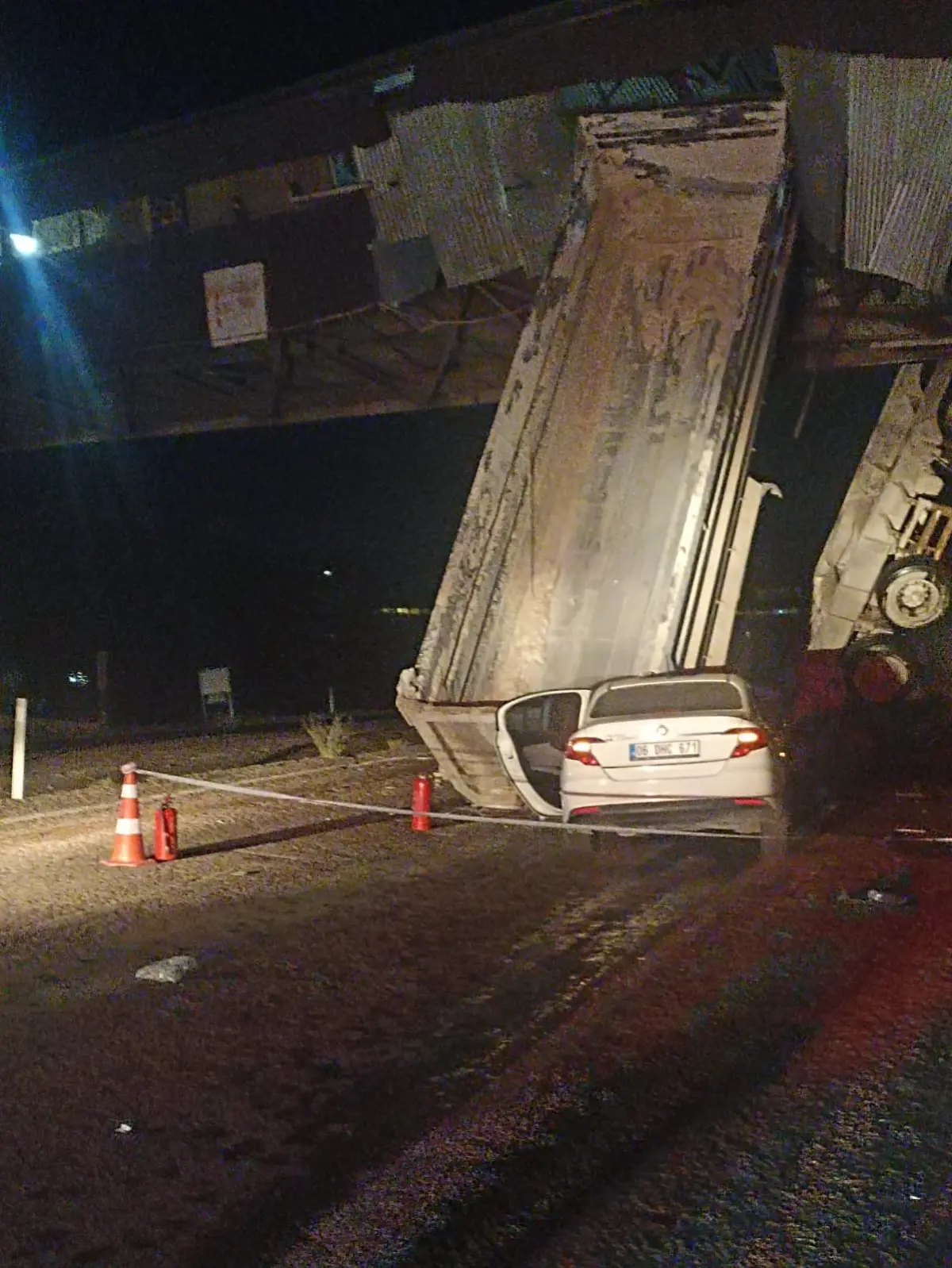 Nallıhan'da Kaza: 1 Ölü, 3 Yaralı