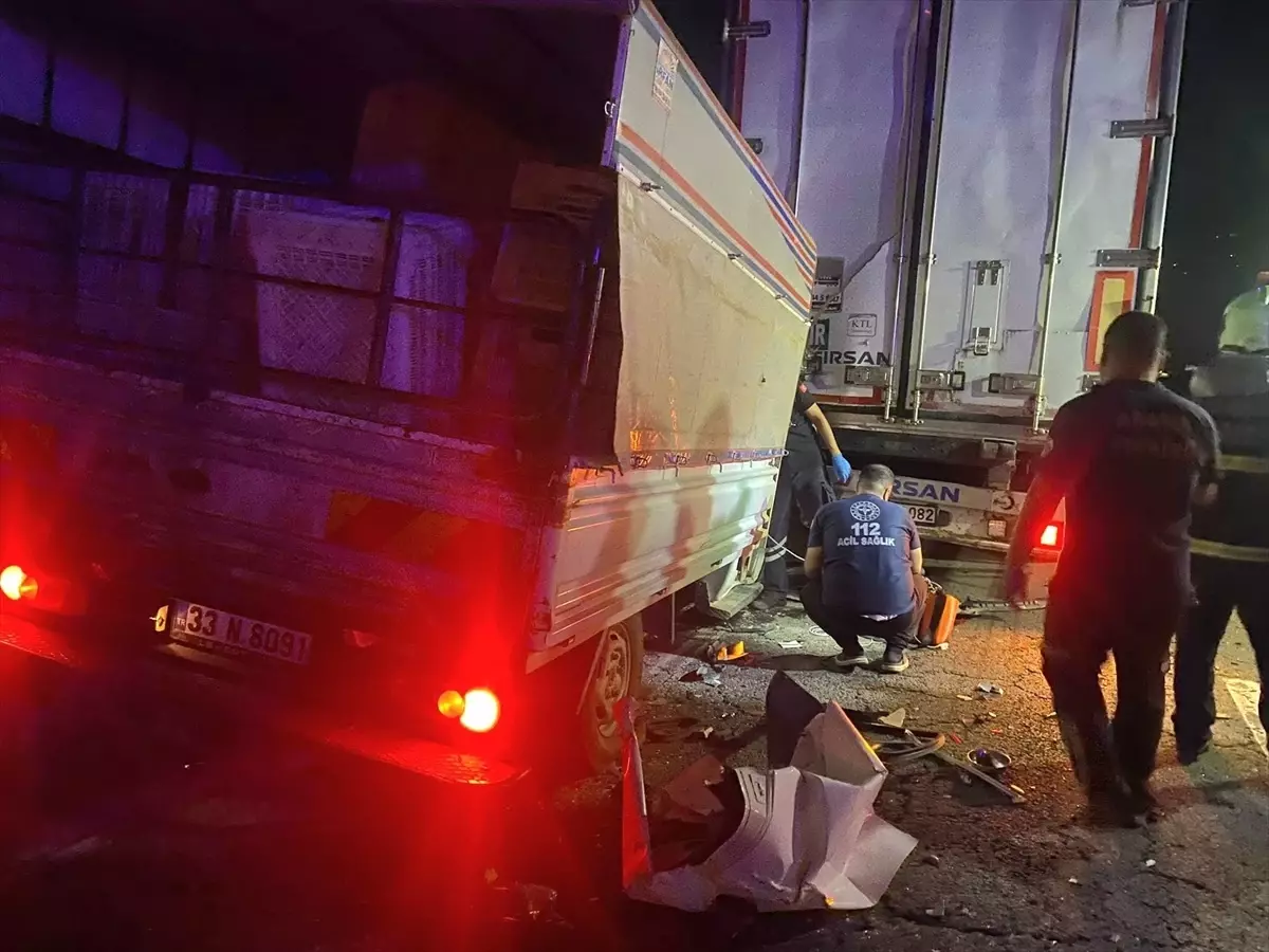 Pozantı'da Kamyonet Kazası: Sürücü Hayatını Kaybetti