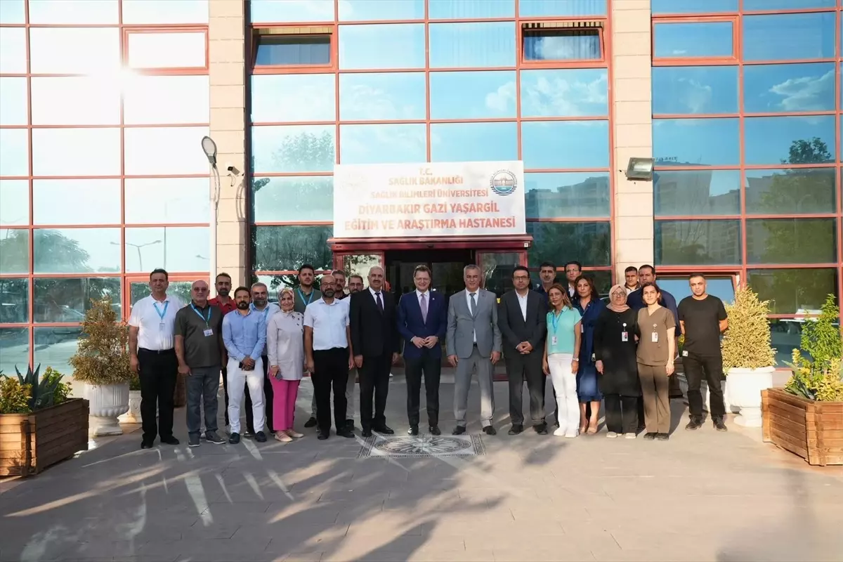 Yerebakan Diyarbakır'da Sağlık Siyaseti Toplantısı Düzenledi