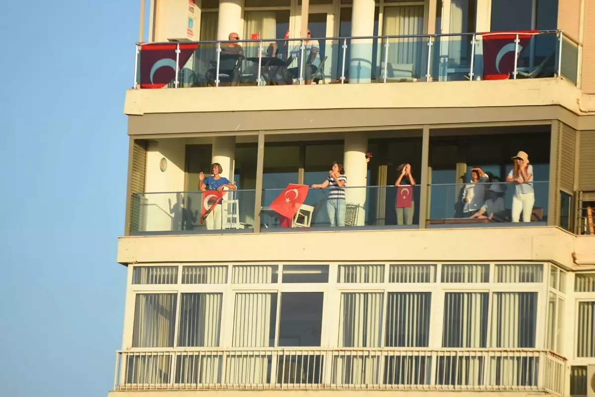 SOLOTÜRK VE TÜRK YILDIZLARI NEFES KESTİ