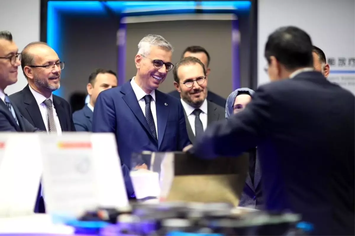 Bakan Memişoğlu'ndan Çin'de Sağlık İşbirliği Ziyareti
