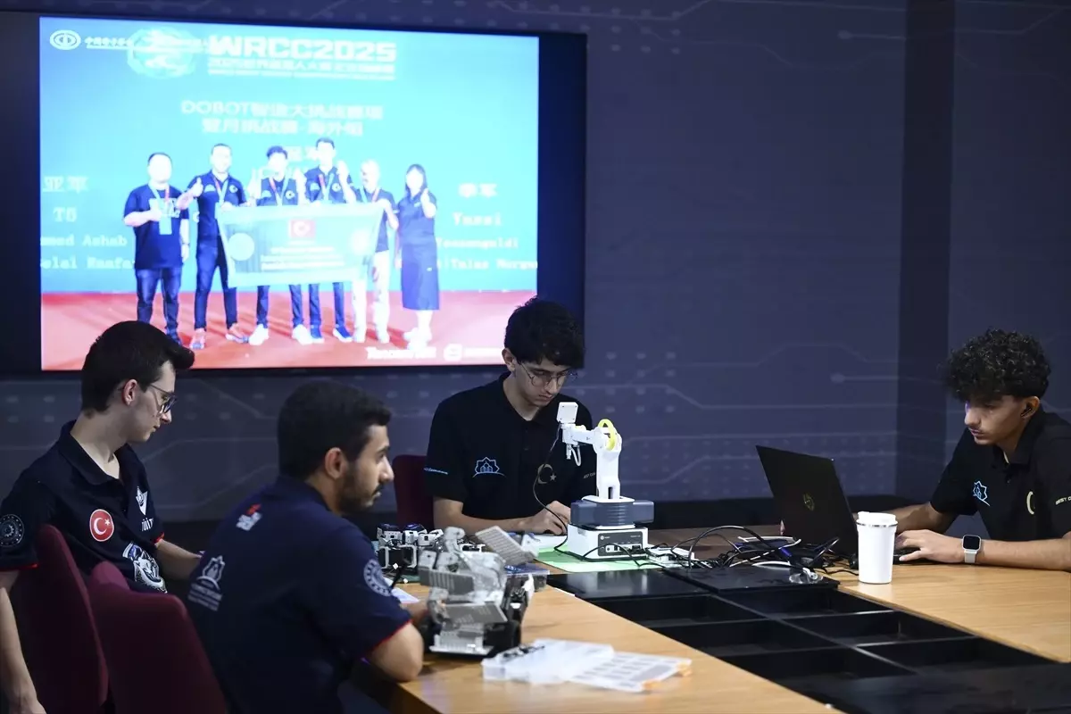Bahçelievler AİHL Robot Takımı Dünya İkincisi