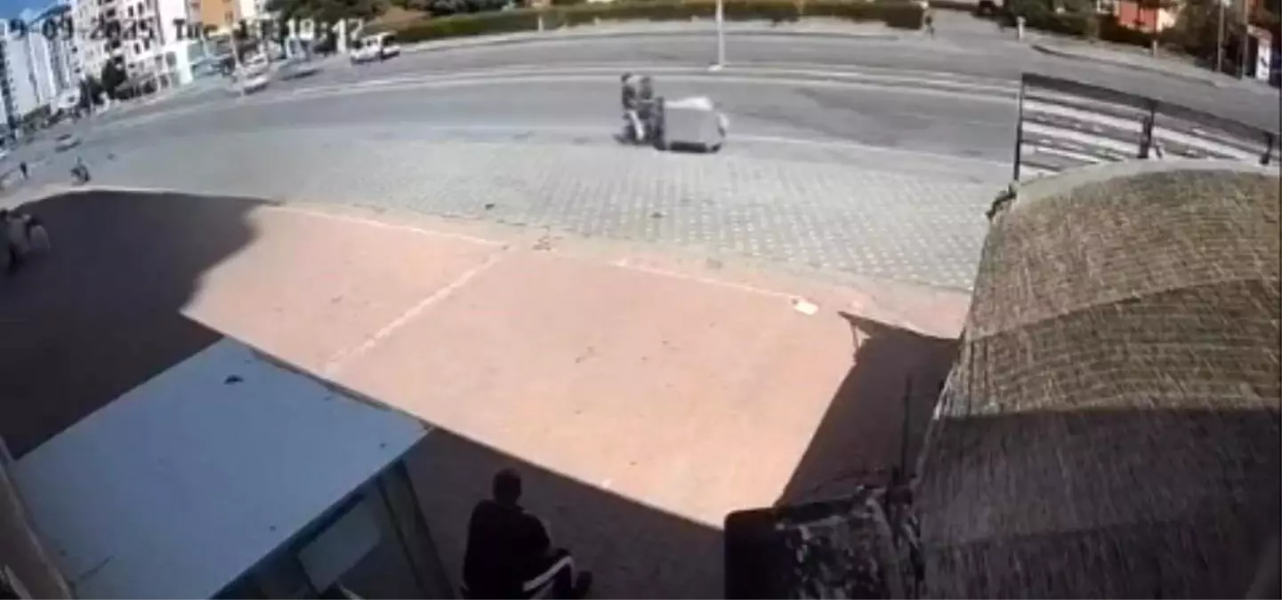 Scooter ile Çöp Konteynerine Çarpma Kazası