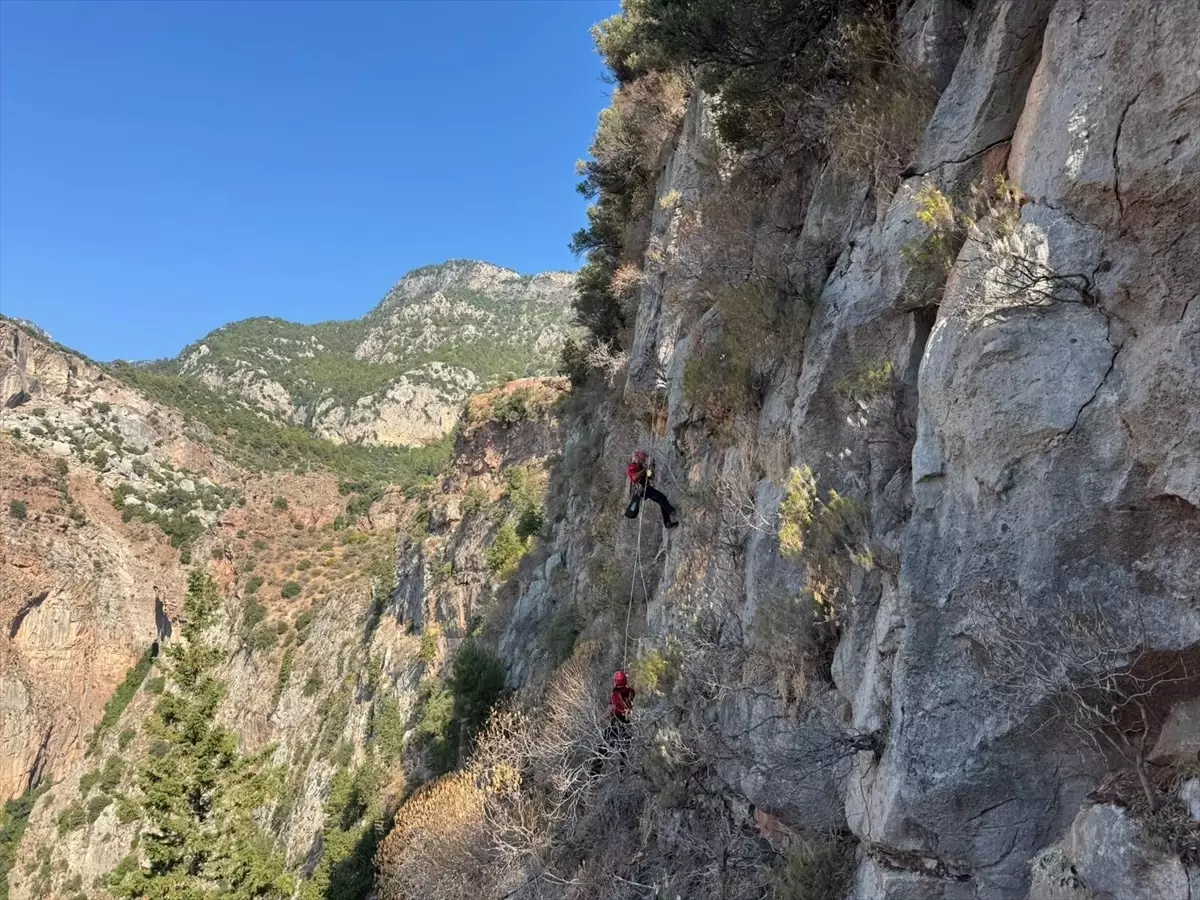Fethiye'de Mahsur Kalan Turist Kurtarıldı