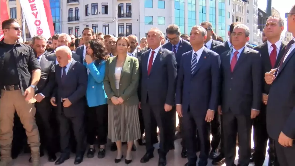 CHP'nin 102. Yıl Töreni Taksim'de