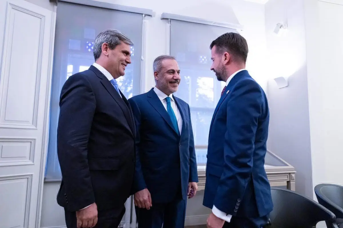 Hakan Fidan Karadağ Cumhurbaşkanı ile Görüştü