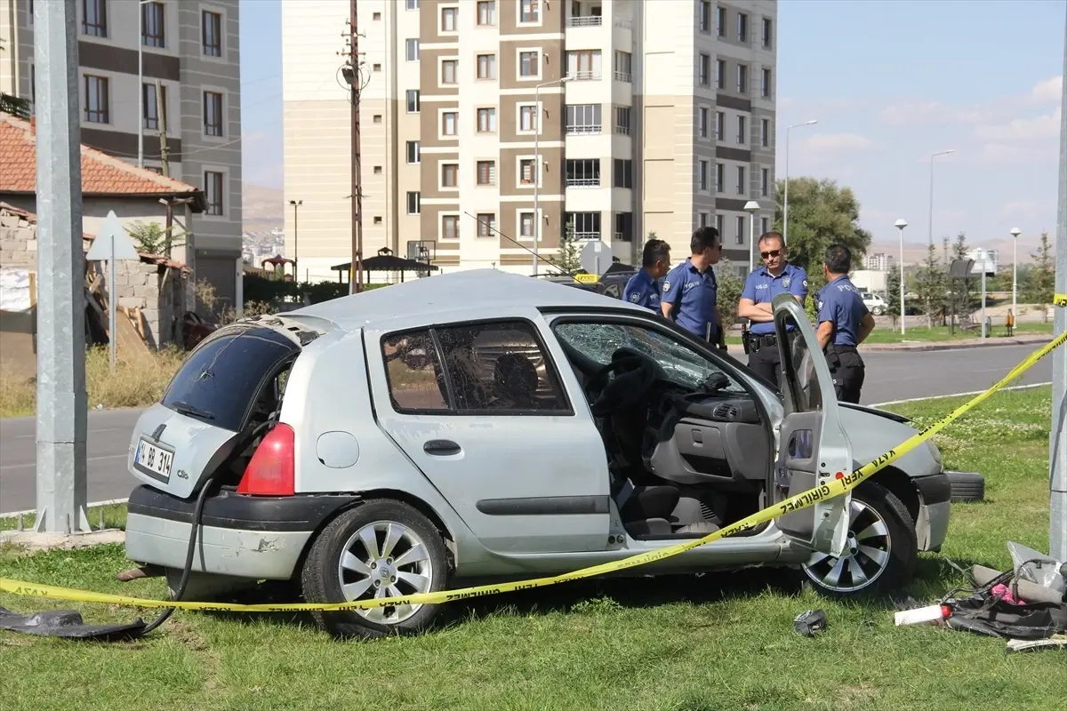 Kayseri'de Trafik Kazası: 3 Ölüm, 3 Yaralı