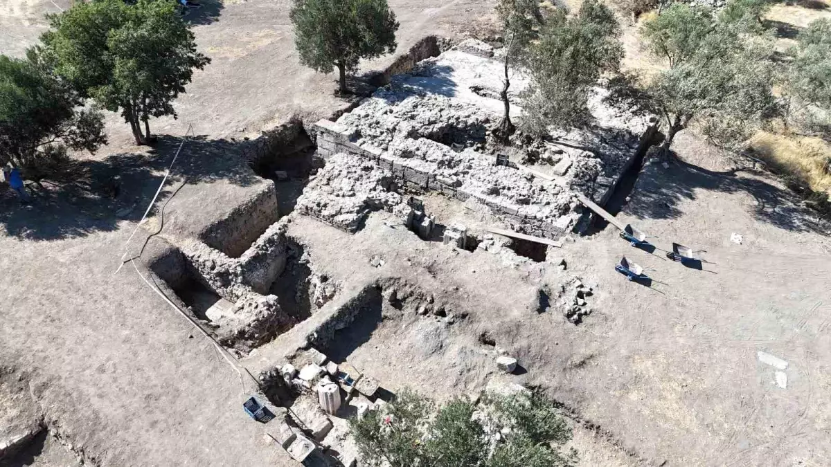 Çanakkale'de heyecanlandıran keşif! 1700 yıllık yerden ısıtma sistemi bulundu