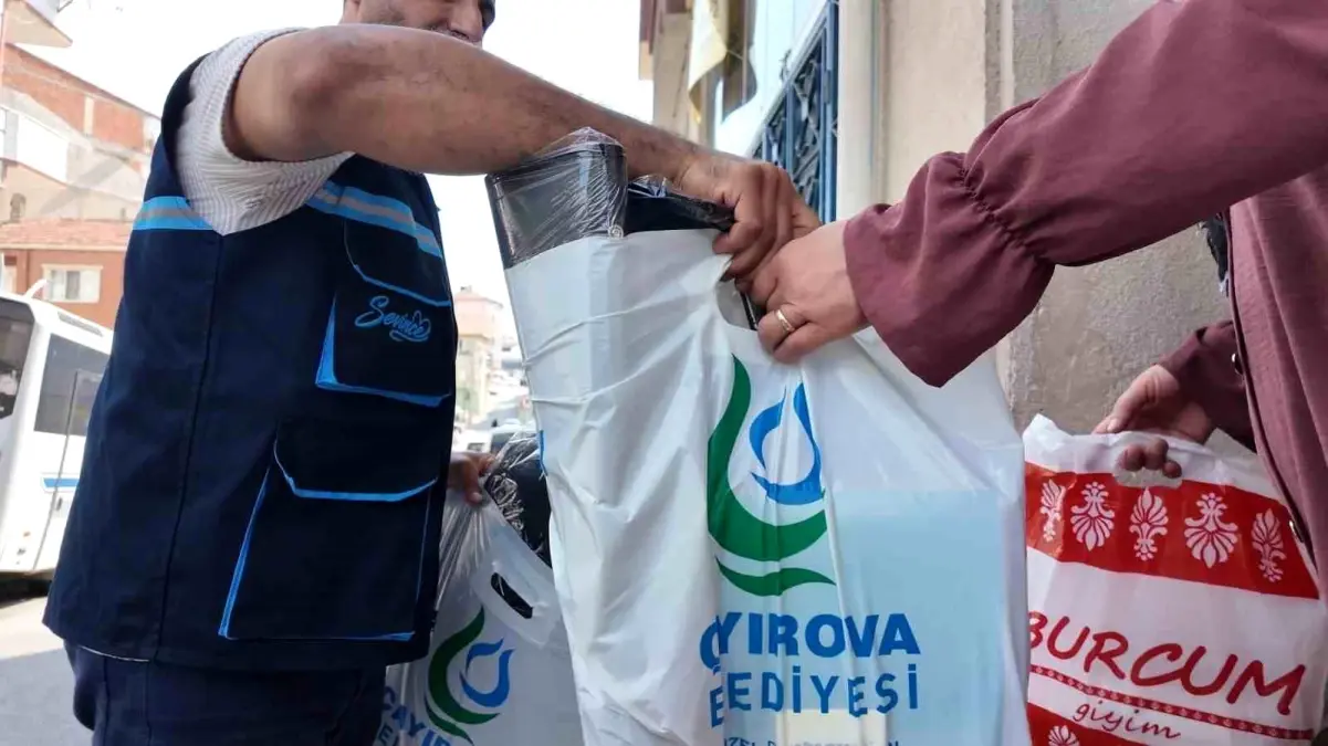 Çayırova Belediyesi'nden İhtiyaç Sahibi Öğrencilere Kırtasiye Desteği