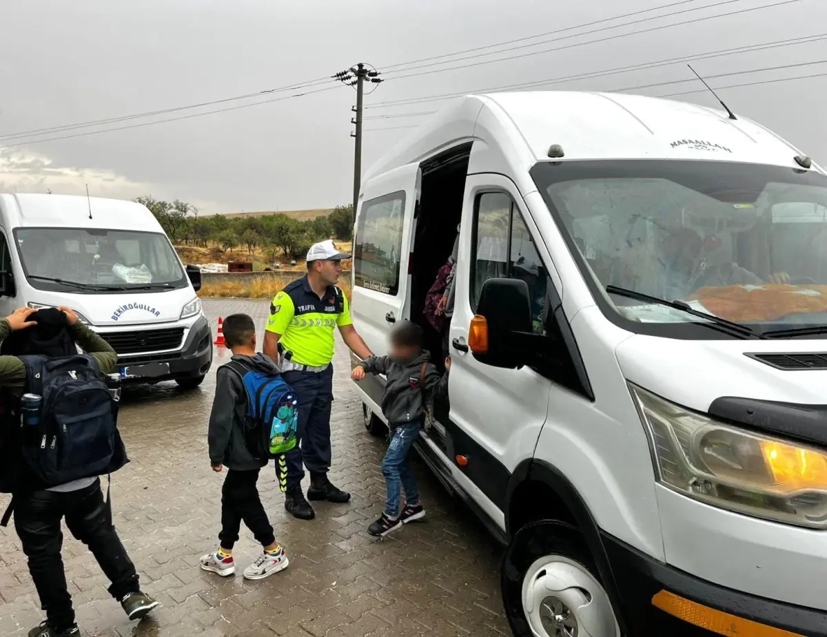 Aksaray'da Okul Servislerine Denetim