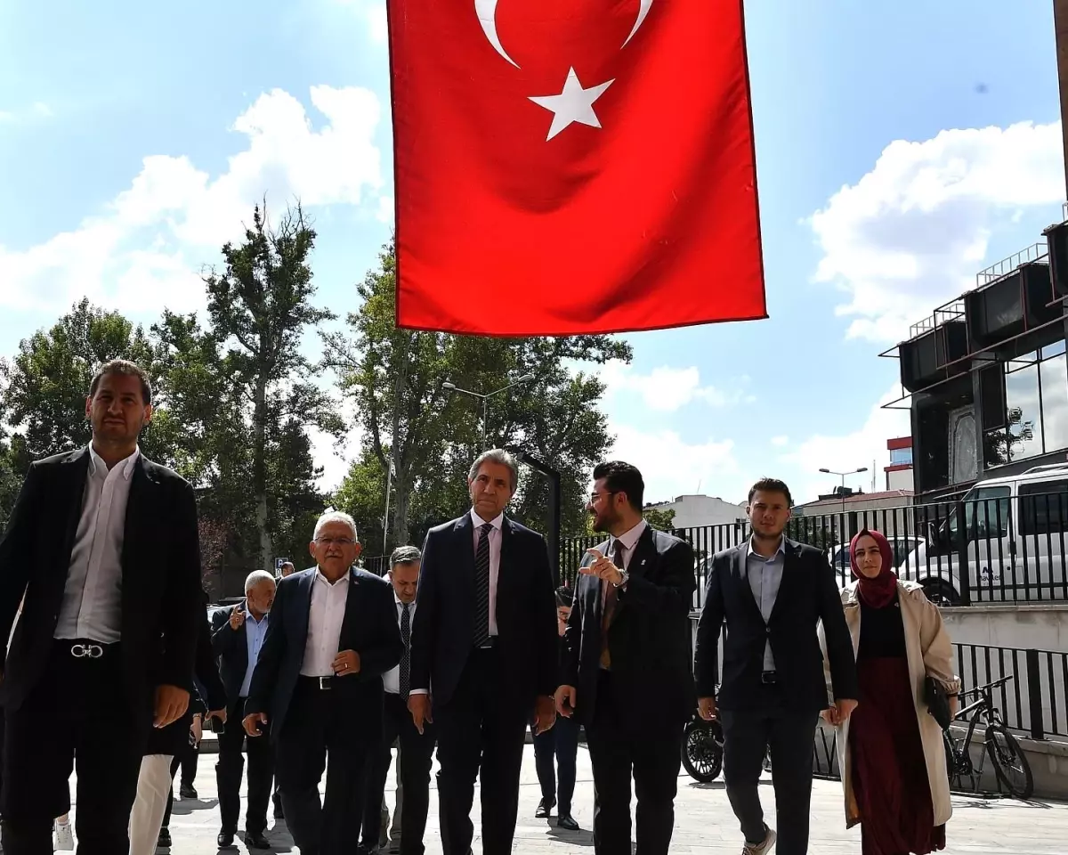 Kayseri'de Esnaf Ziyareti: Başkan Büyükkılıç ve Mustafa Demir Bir Araya Geldi