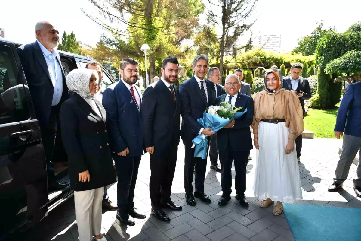 Başkan Büyükkılıç, AK Parti Genel Başkan Yardımcısı Demir'i ağırladı