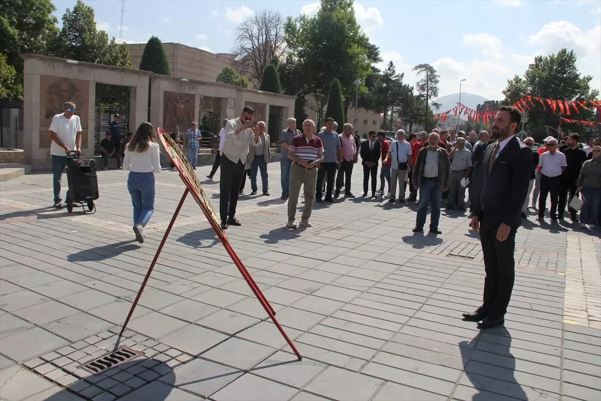 Kayseri'de CHP'nin 102. kuruluş yıl dönümü kutlandı