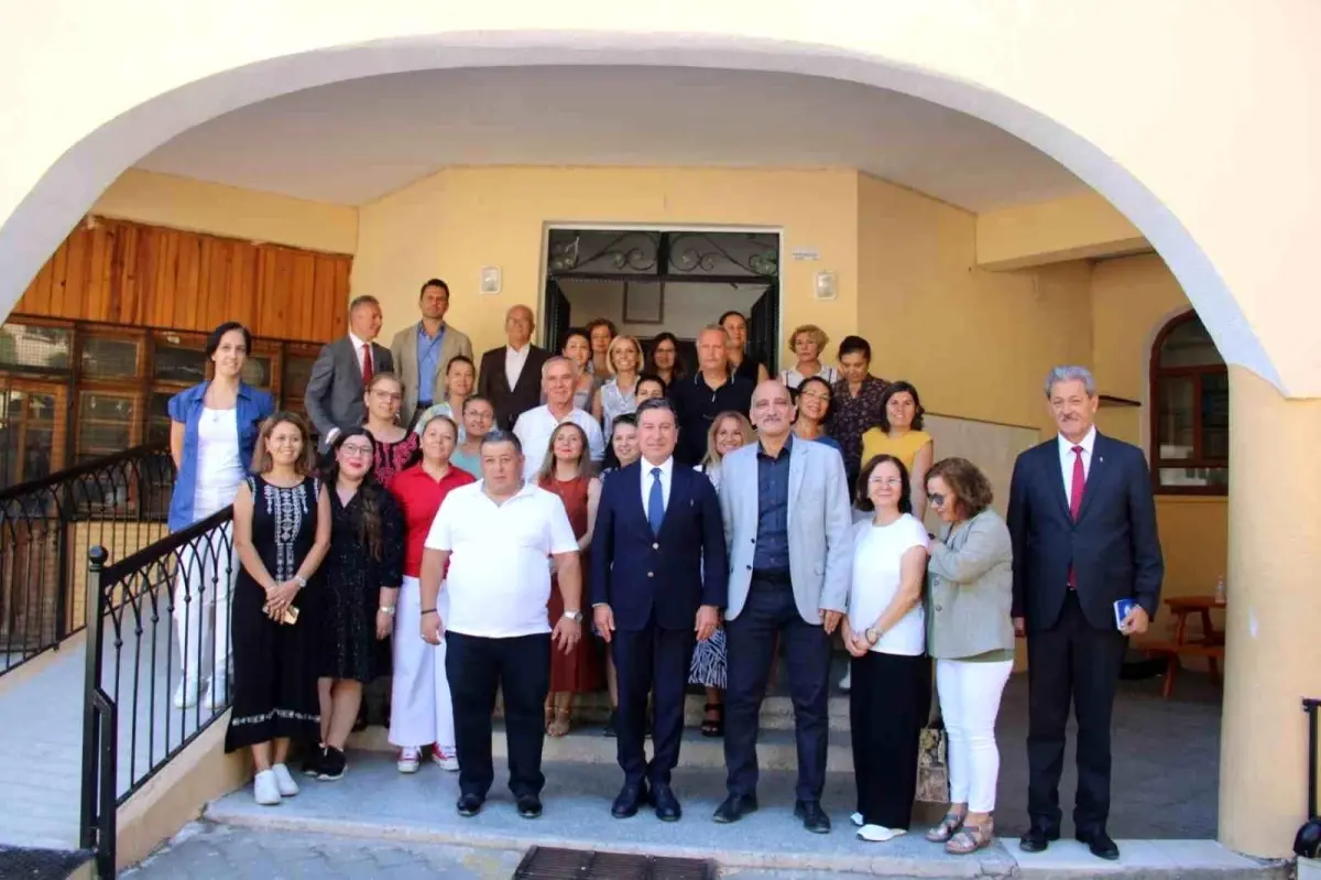 Muğla Belediye Başkanı Ahmet Aras, Okul Ziyaretleriyle Yeni Eğitim Yılını Karşıladı