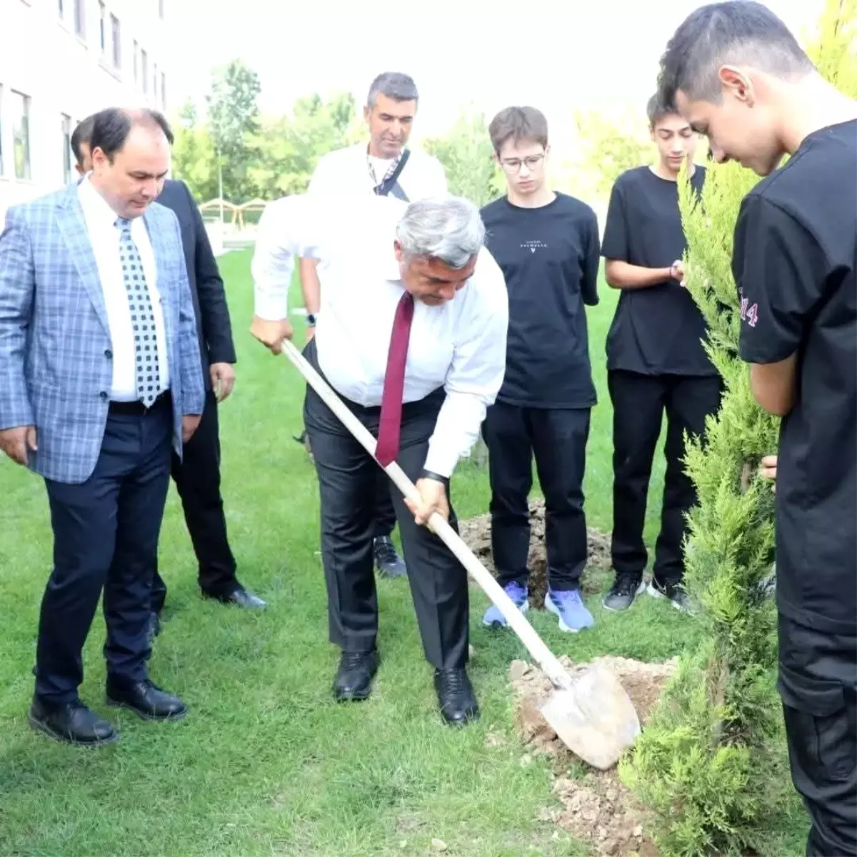 Yeşil Vatan İçin Fidan Dikimi