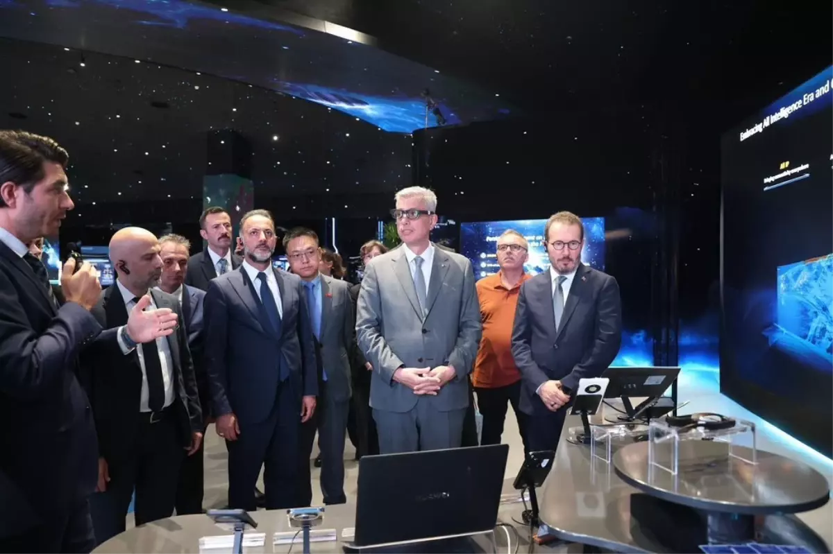 Bakan Memişoğlu Huawei'yi Ziyaret Etti