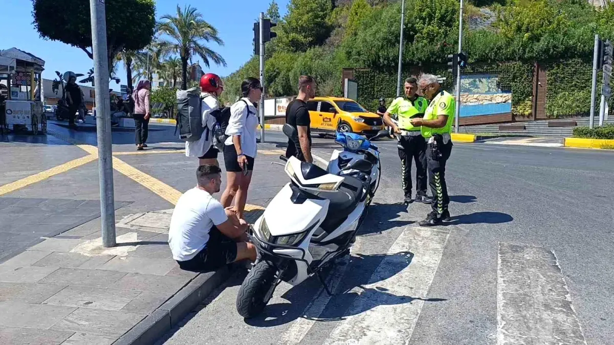 Antalya'da Avusturyalı Turistin Motosiklet Kazası