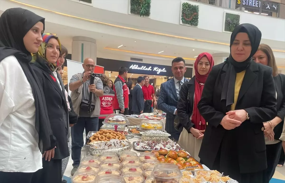 Devlet Korumasındaki Çocuklardan El Sanatları Sergisi