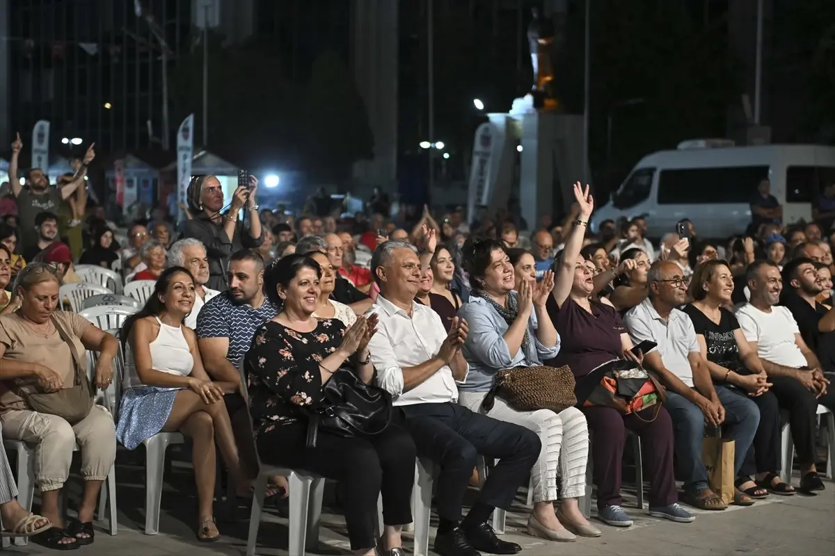 Yöreler ve Renkler Festivali'nde Komşu Ülkeler Gecesi