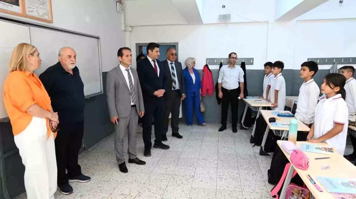 Hayırsever Avni Ongurlar'dan Okula Destek