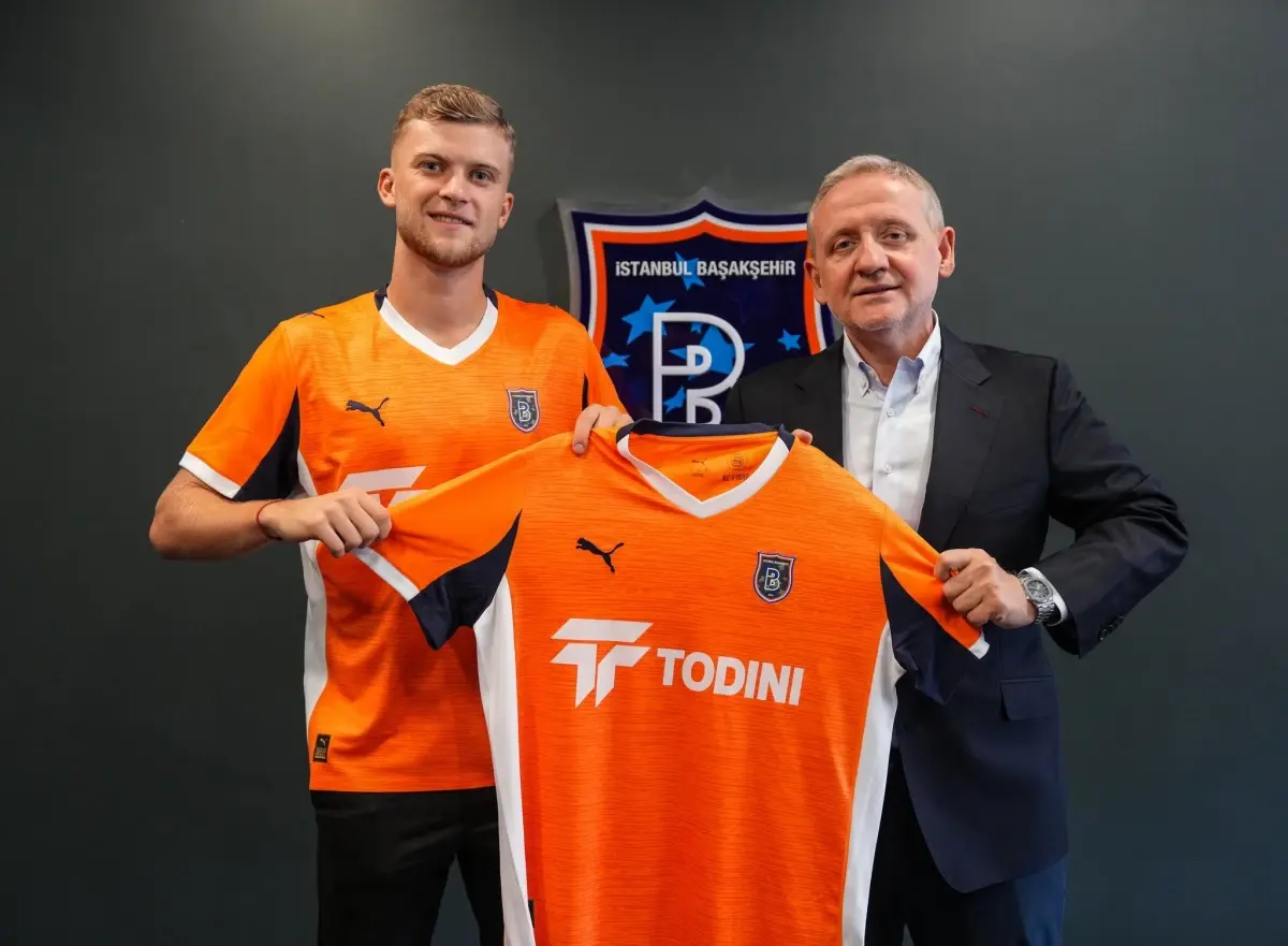 Başakşehir FK, Jakub Kaluzinski'yi Kadrosuna Katıyor