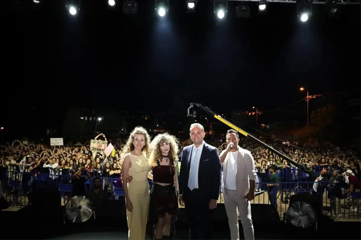 Çivril'de 27. Uluslararası Elma Tarım ve Kültür Festivali Coşkuyla Başladı