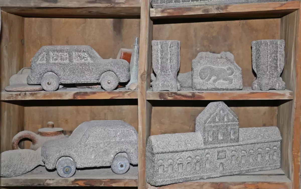 Diyarbakırlı Öğretmen, Taşla Sanat Yapıyor