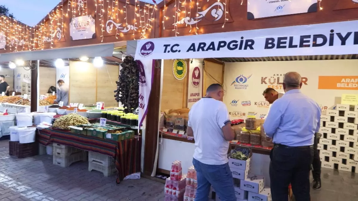 Sultangazi'de 6. Geleneksel Malatya Yöresel Ürün Günleri Festivali Başladı