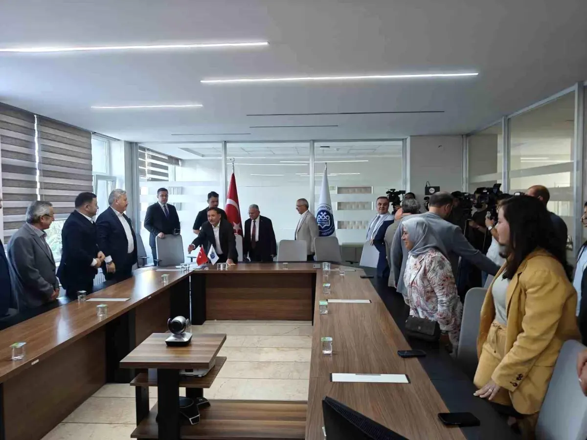 Erciyes Üniversitesi'nde Yenilenen Kliniklerin Açılışı Gerçekleşti