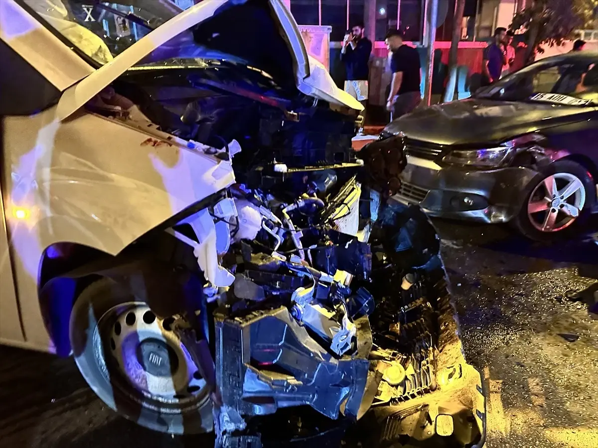 Burdur'da Kaza: 1 Ölü, 4 Yaralı