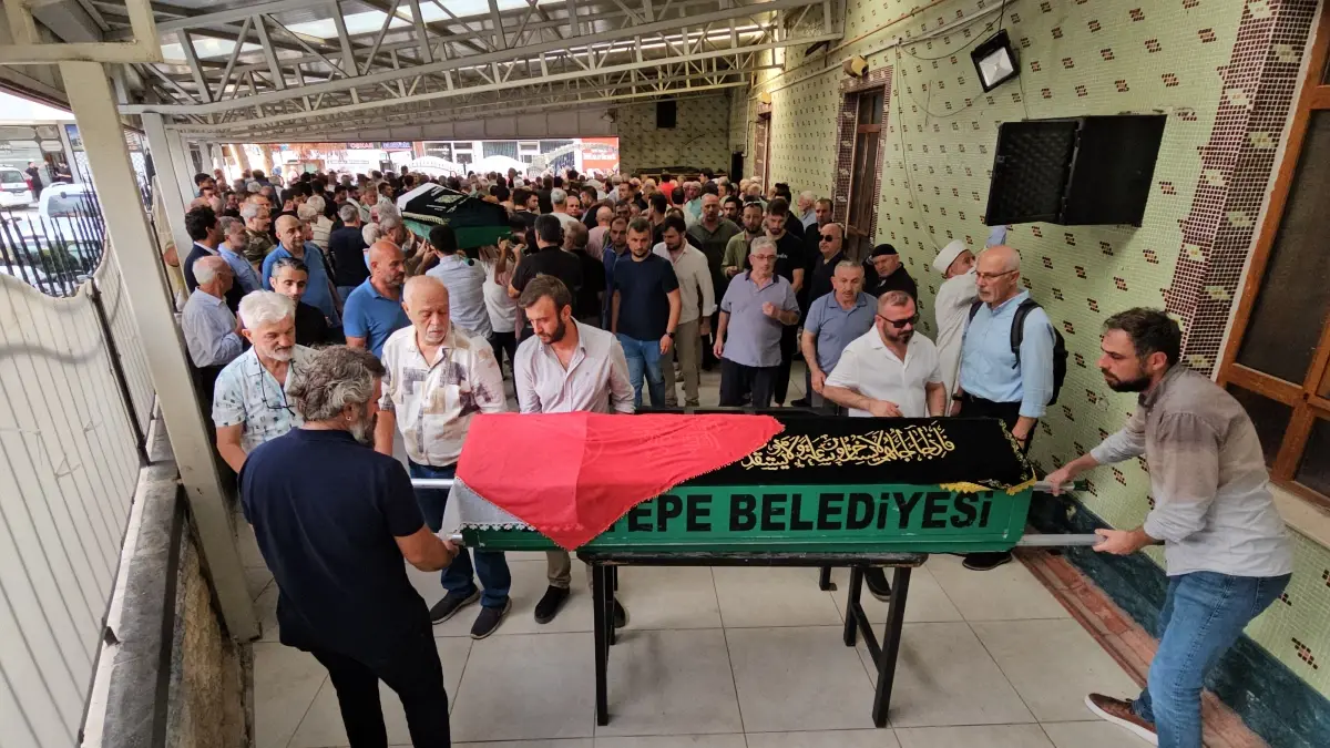 Kartepe'de Cinayet: İki Kardeş Toprağa Verildi