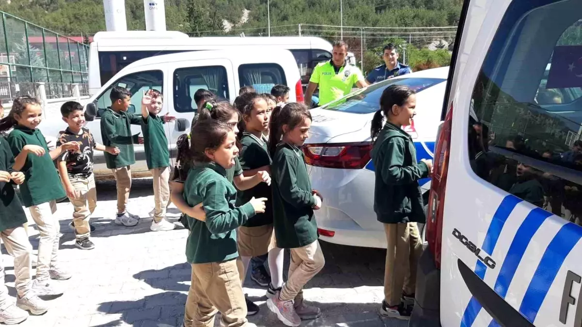 Öğrenciler Polisliği Tanıdı