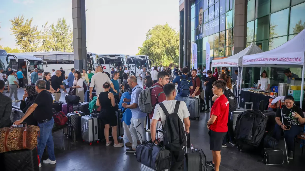 Antalya'da Öğrencilere Karşılamada Destek