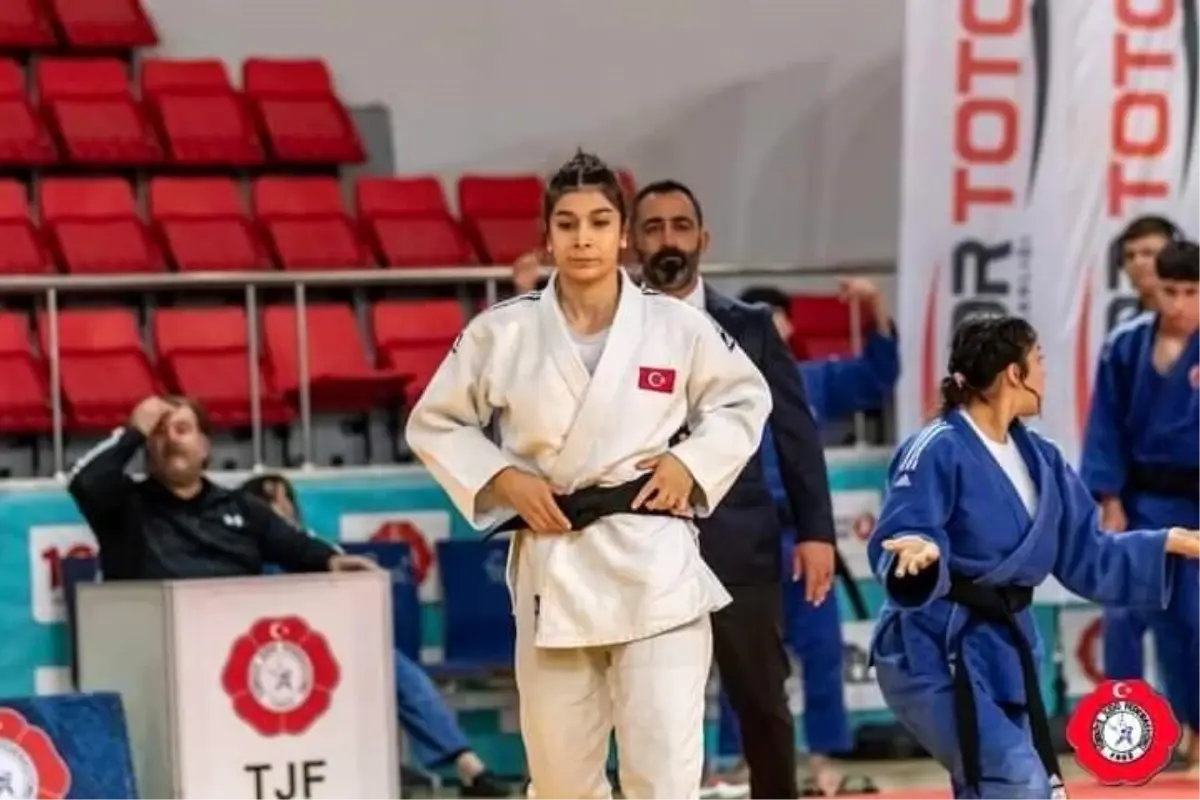 Sümeyye Deniz Balkan Şampiyonası'nda