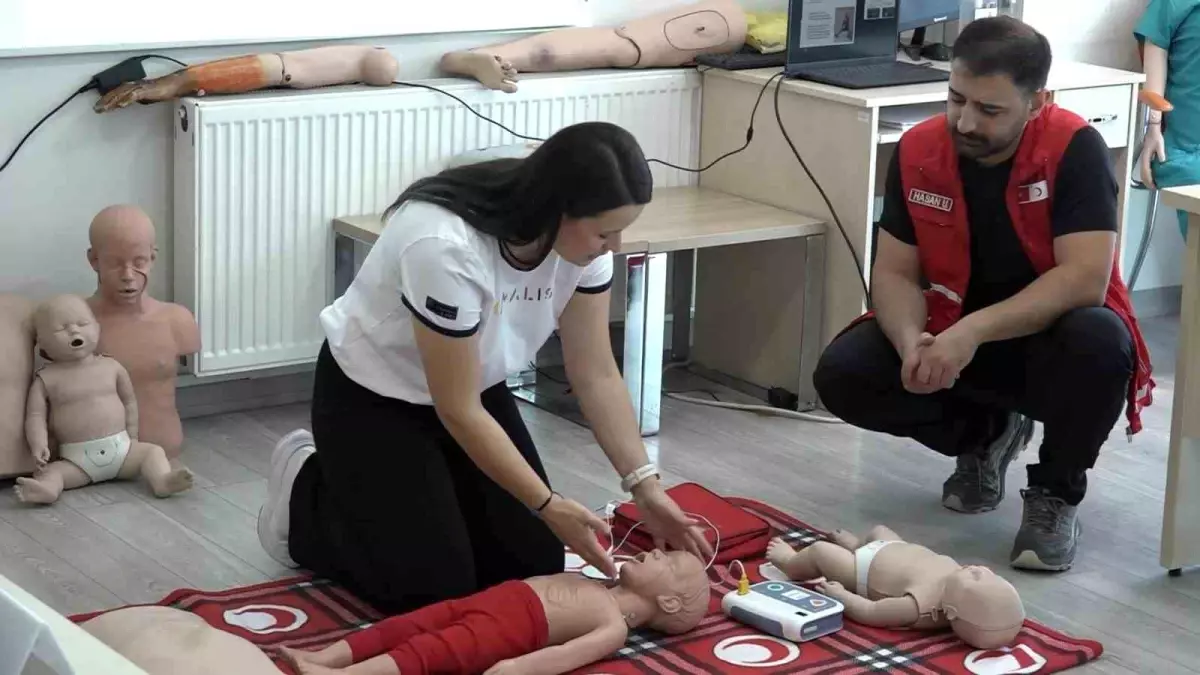Dünya İlk Yardım Günü’nde İklim Değişikliği Teması