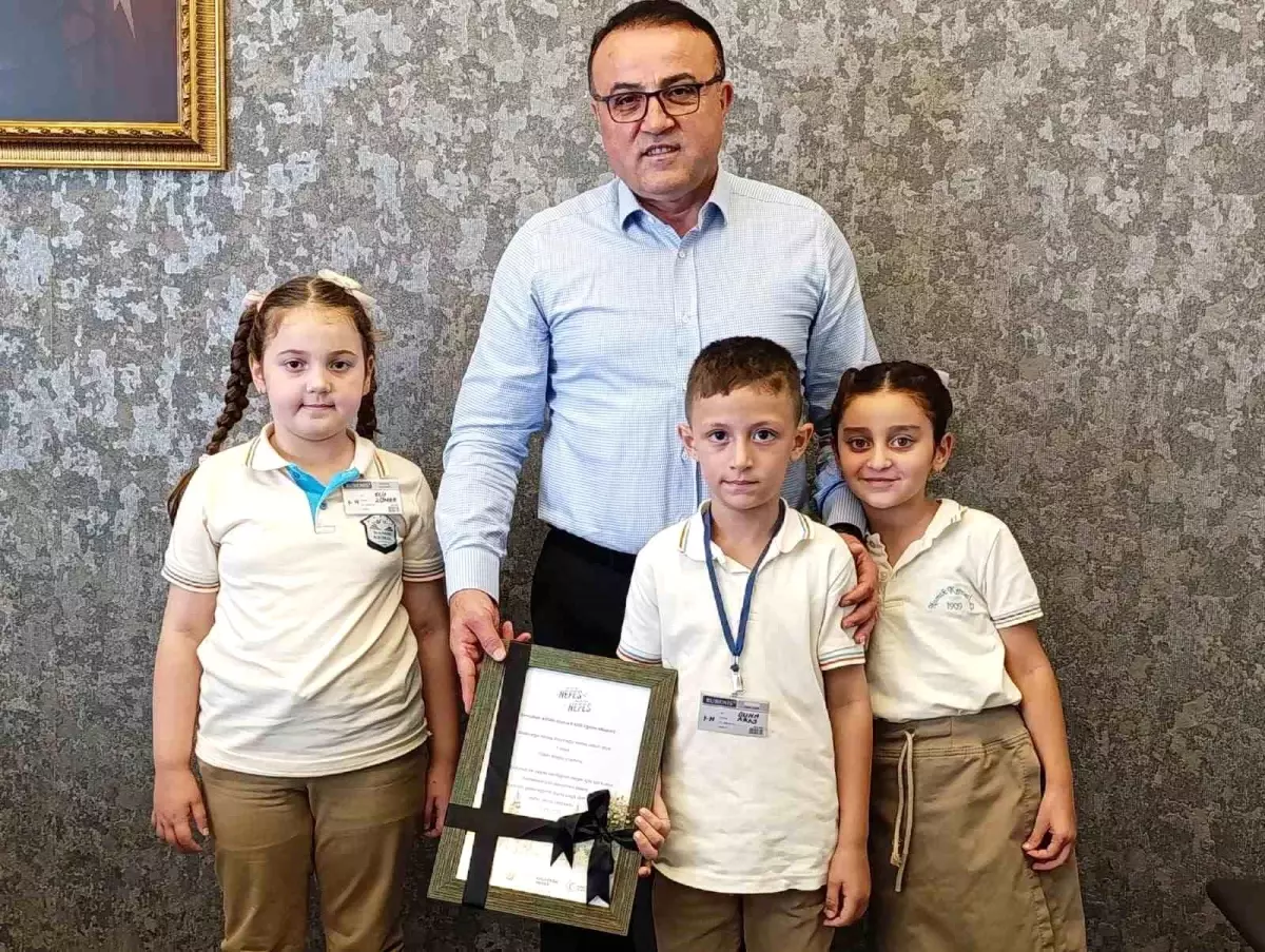 Düzce'de Öğrencilerden Fidan Dikimi