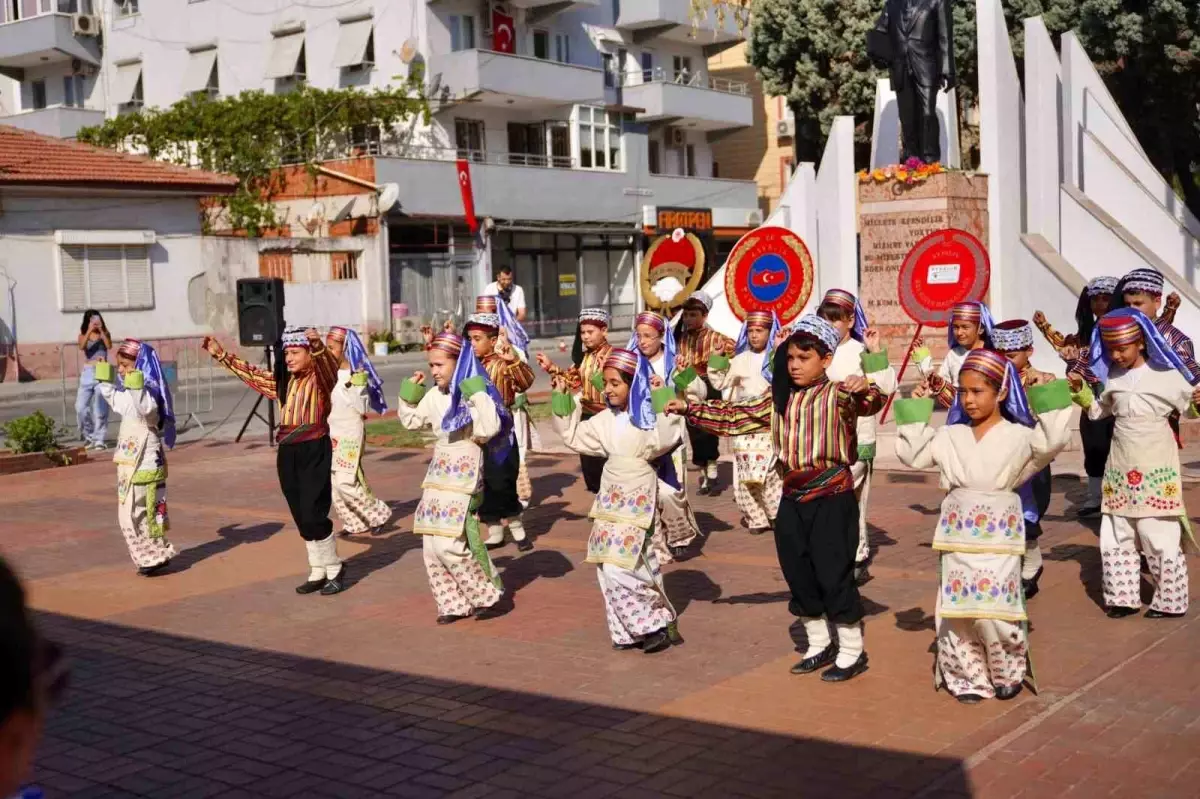 Altınova Mahallesi'nin Kurtuluşu Coşkuyla Kutlandı