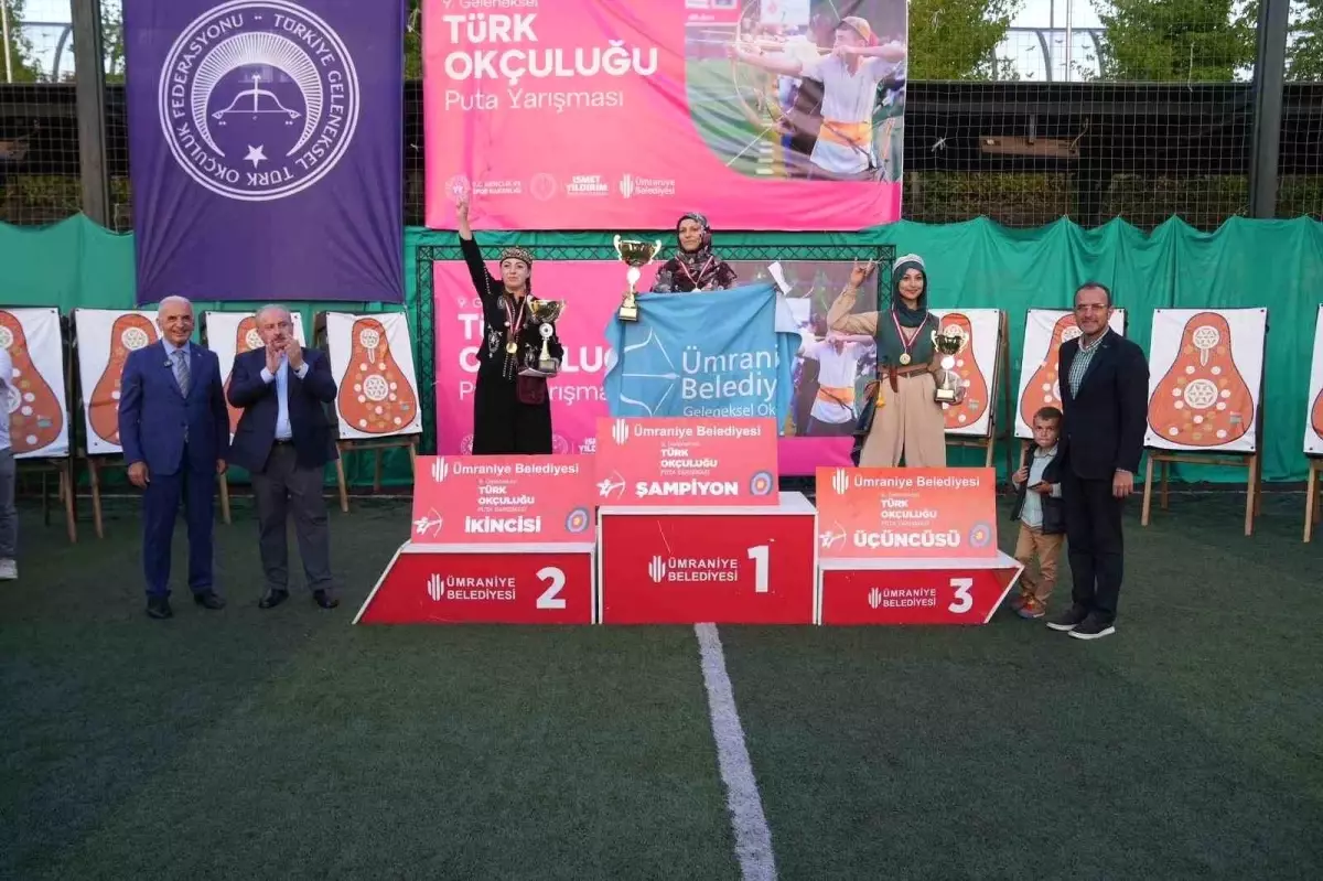 Ümraniye'de Geleneksel Türk Okçuluğu Puta Yarışması Gerçekleştirildi