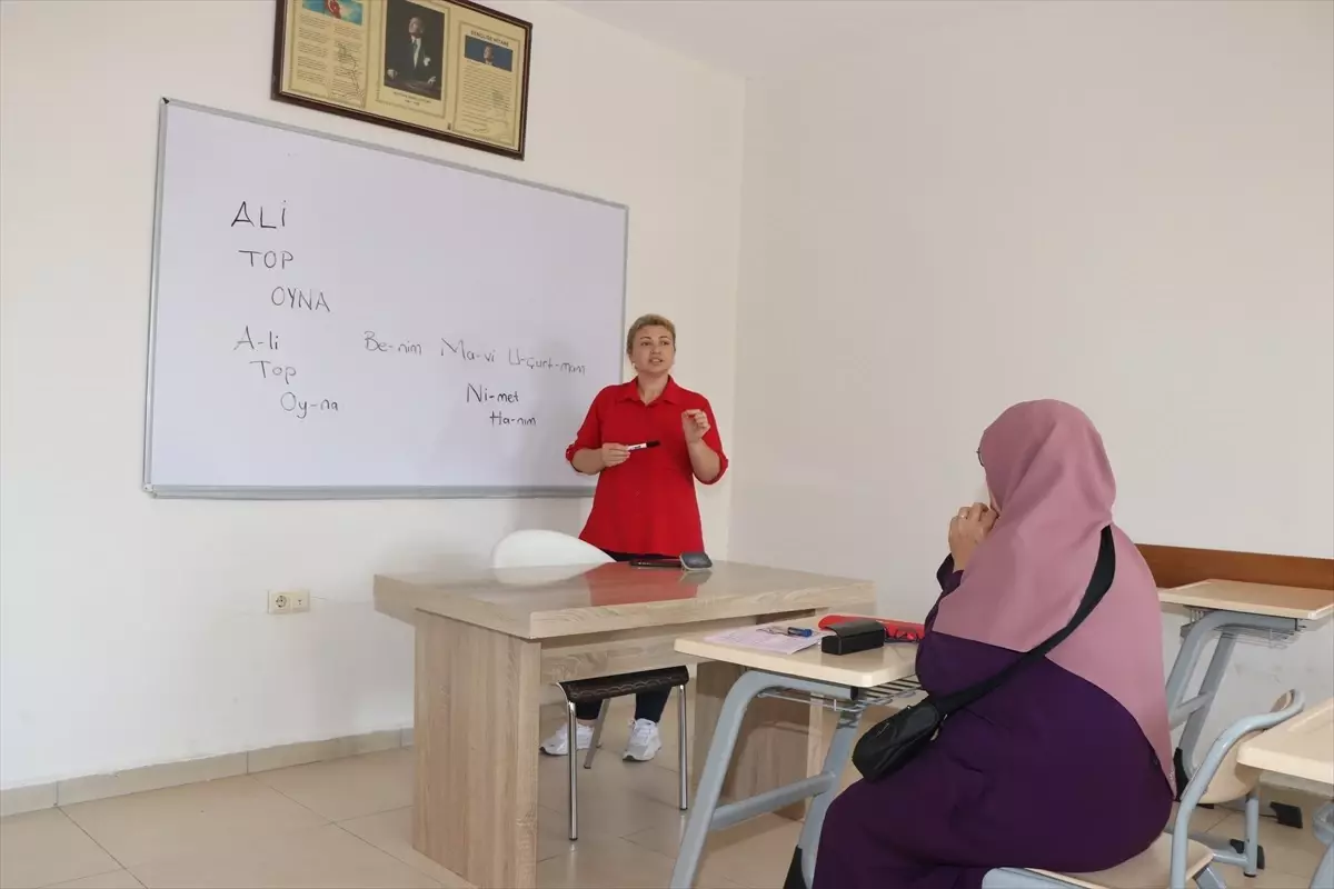 70 Yaşında Okuryazar Oldu