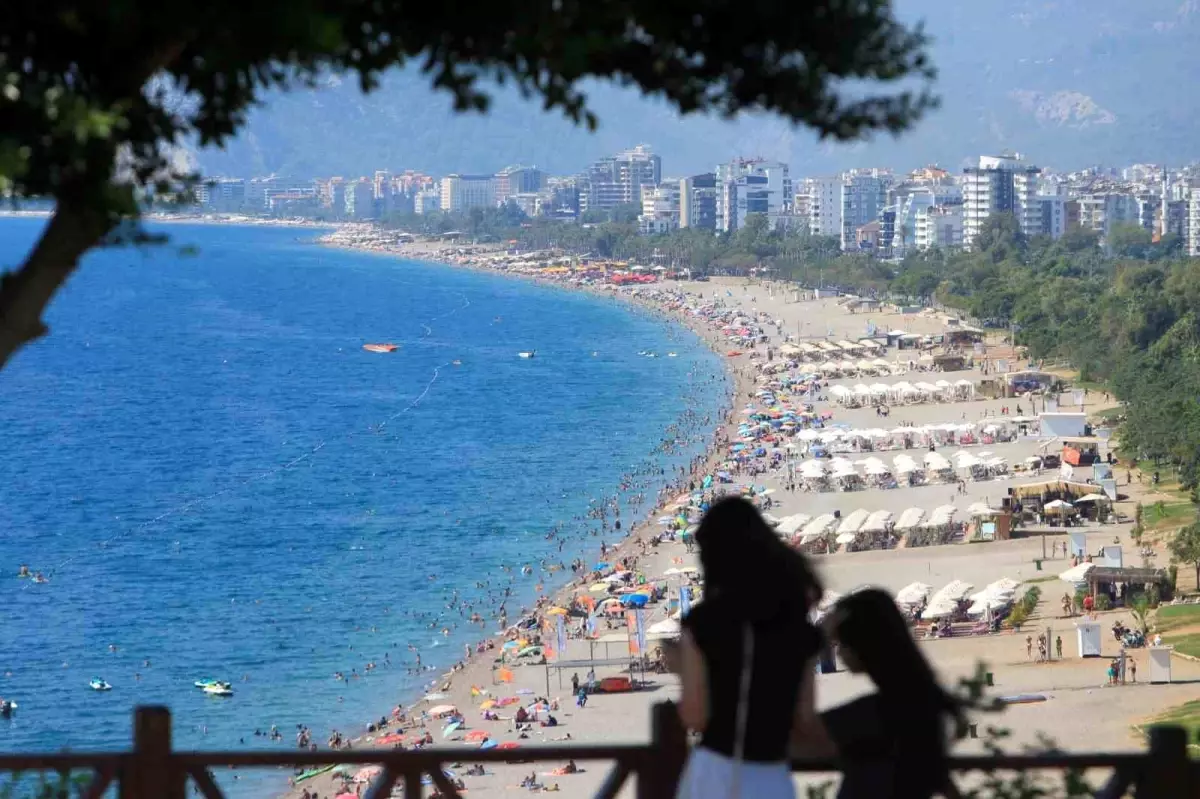 Antalya'da Yazdan Kalma Sıcak Günler