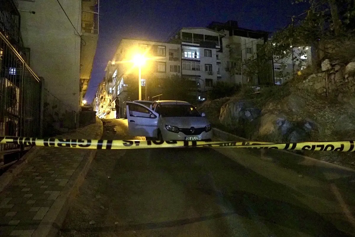 İzmir'de Eşini Rehin Alan Kişi Gözaltına Alındı