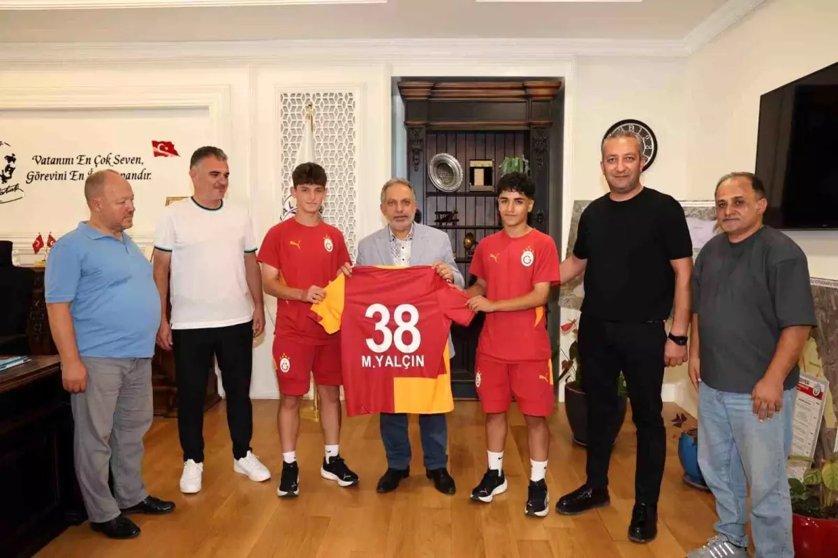Talas Belediyesi Sporcu Fabrikası'ndan 13 Futbolcu Profesyonel Takımlara Transfer Oldu