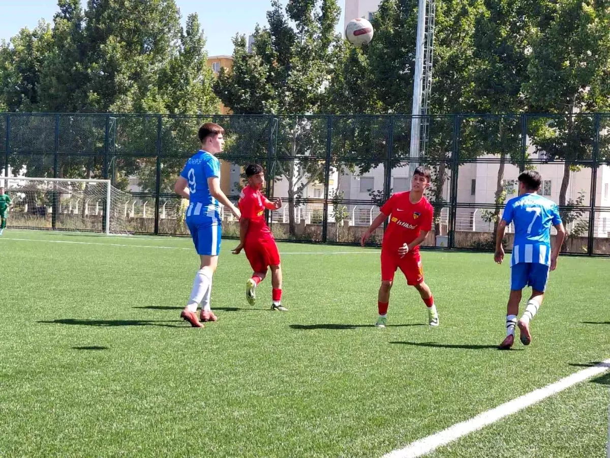 Kayserispor U-15 Lige Fırtına Gibi Başladı