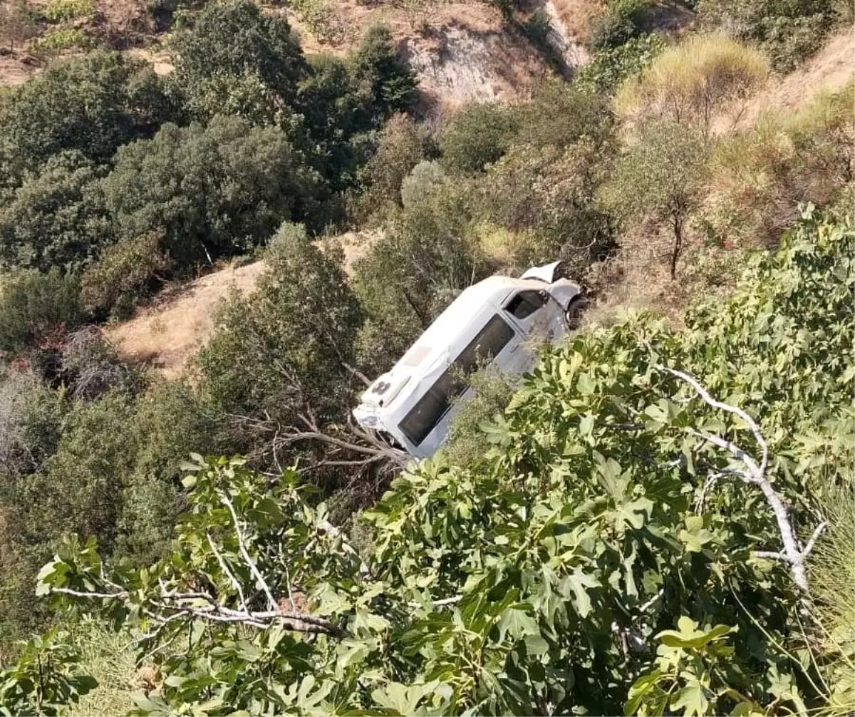 Aydın'da Minibüs Uçuruma Düştü, 5 Yaralı