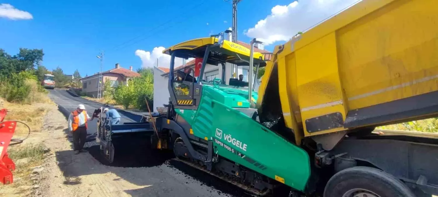 Kayseri Özvatan'da 7,5 Kilometrelik Sıcak Asfalt Çalışmaları Başladı