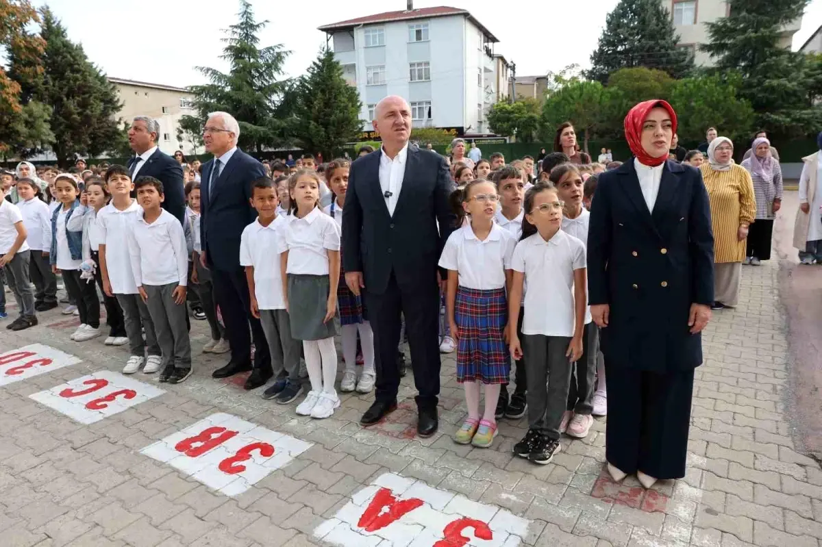 Darıca Belediye Başkanı, Yeni Eğitim Yılına Okul Ziyaretleriyle Başladı