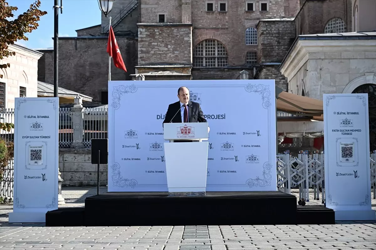 'Dijital İstanbul' projesi kapsamında kentteki tarihi cami ve türbelere karekod panolar asıldı