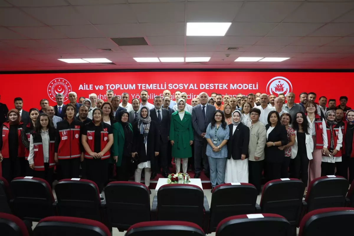 Aile ve Sosyal Hizmetler Bakanı'ndan Muhtarlarla Toplantı