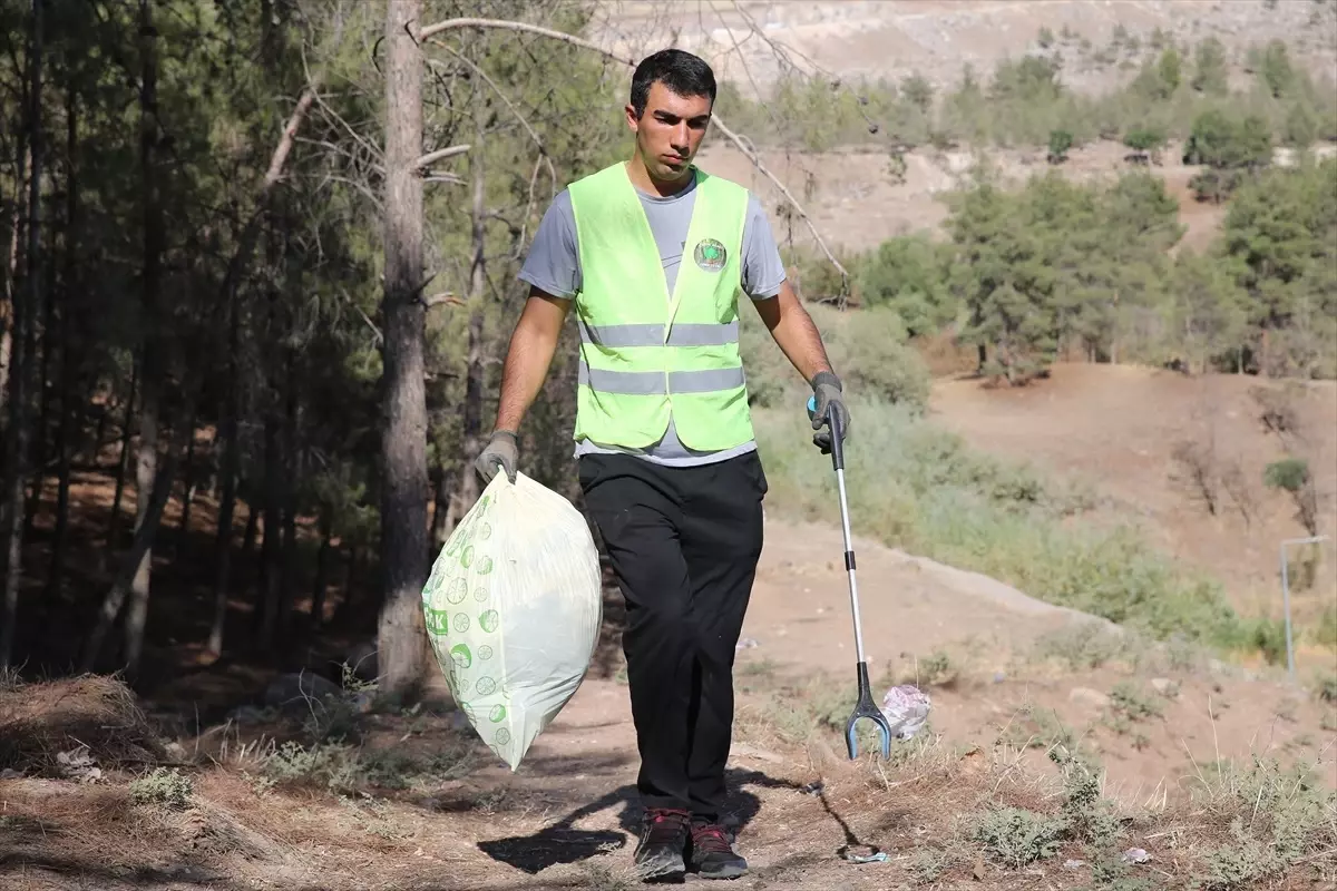 Hasan Uslu'dan Çevre İçin Temizlik Hareketi